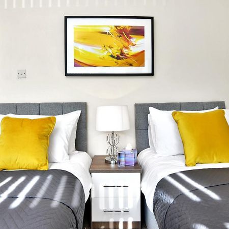 Xclusive Living Stay Near Airport & Nec, The Whitecroft Sheldon  Exterior photo