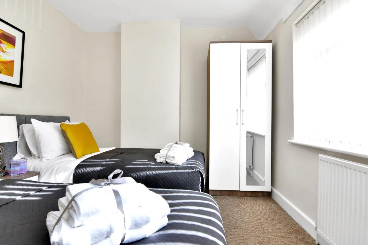Xclusive Living Stay Near Airport & Nec, The Whitecroft Sheldon  Exterior photo
