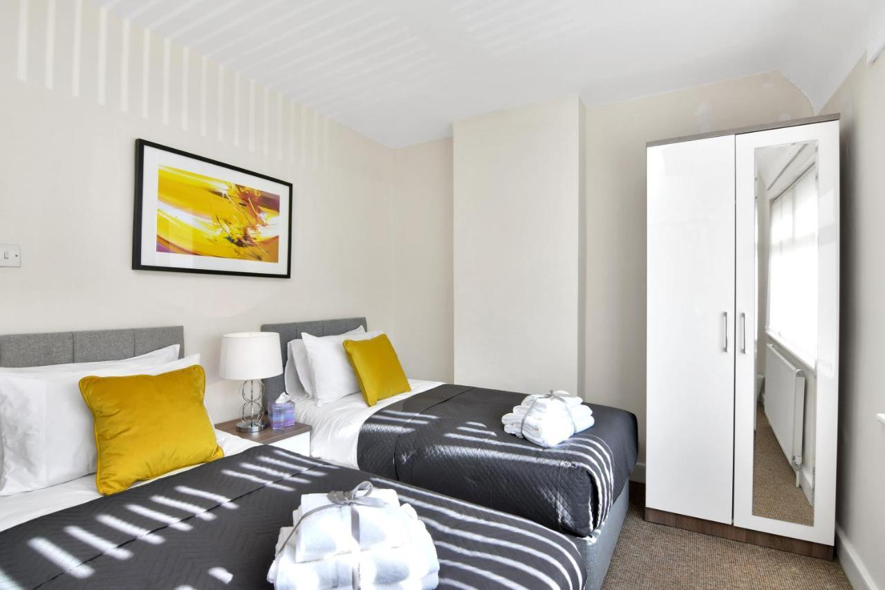 Xclusive Living Stay Near Airport & Nec, The Whitecroft Sheldon  Exterior photo
