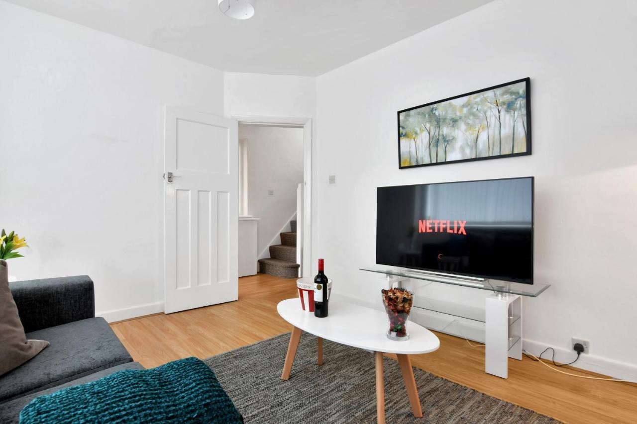 Xclusive Living Stay Near Airport & Nec, The Whitecroft Sheldon  Exterior photo