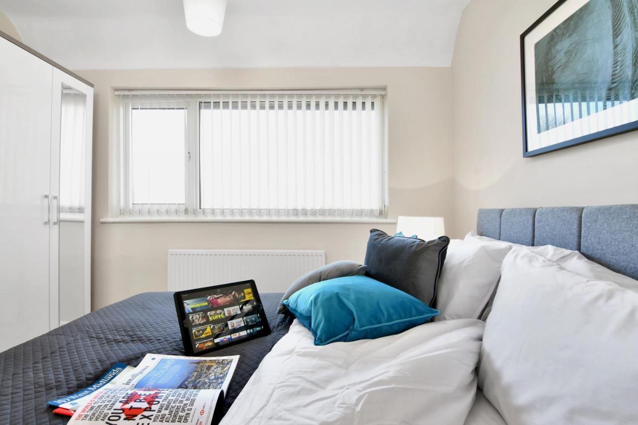 Xclusive Living Stay Near Airport & Nec, The Whitecroft Sheldon  Exterior photo