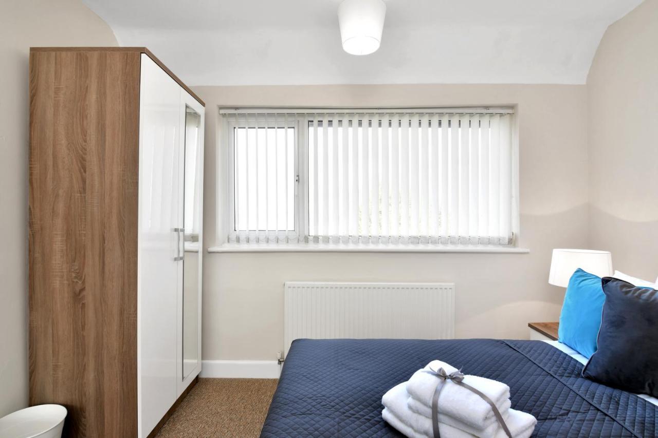 Xclusive Living Stay Near Airport & Nec, The Whitecroft Sheldon  Exterior photo