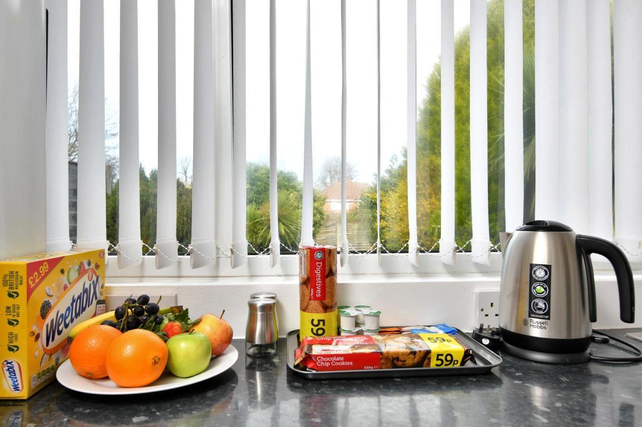 Xclusive Living Stay Near Airport & Nec, The Whitecroft Sheldon  Exterior photo