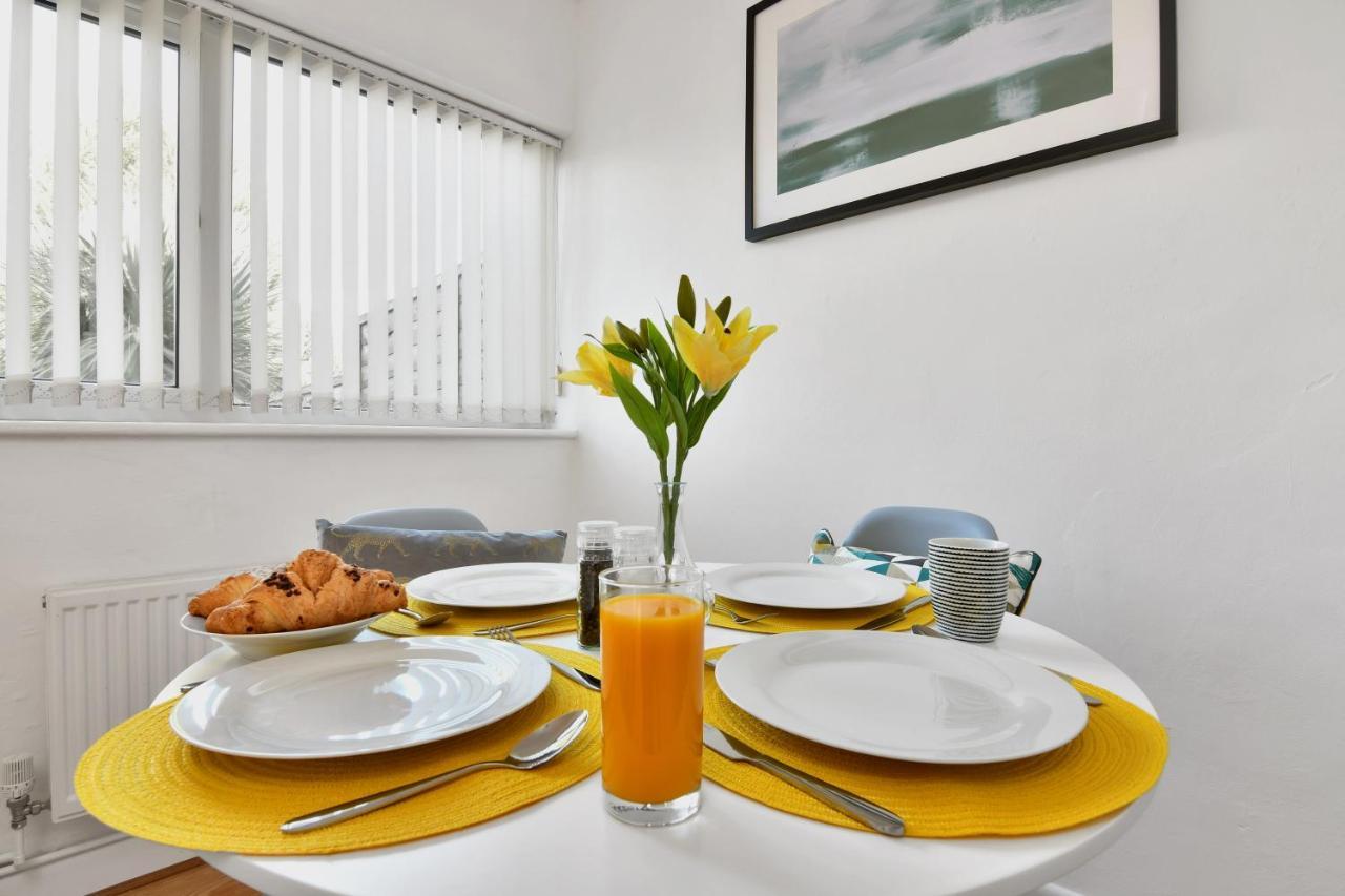 Xclusive Living Stay Near Airport & Nec, The Whitecroft Sheldon  Exterior photo