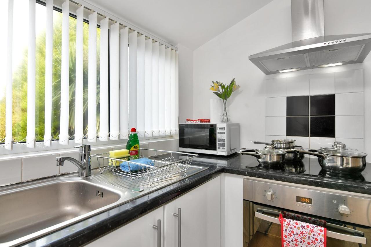 Xclusive Living Stay Near Airport & Nec, The Whitecroft Sheldon  Exterior photo