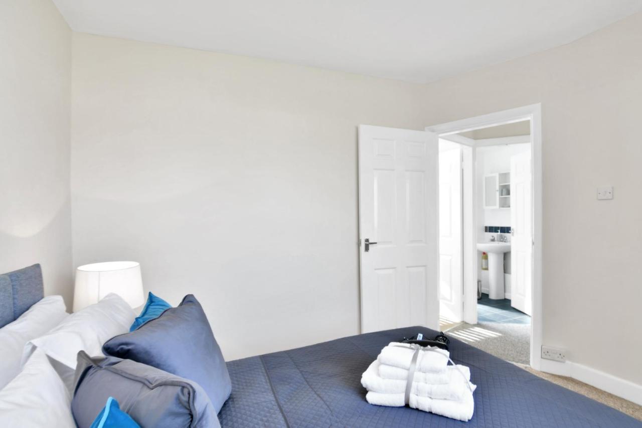 Xclusive Living Stay Near Airport & Nec, The Whitecroft Sheldon  Exterior photo
