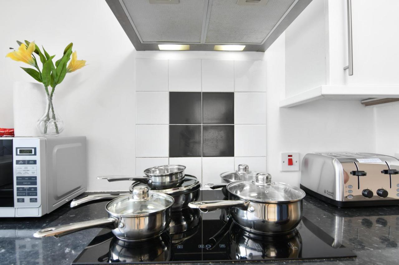Xclusive Living Stay Near Airport & Nec, The Whitecroft Sheldon  Exterior photo