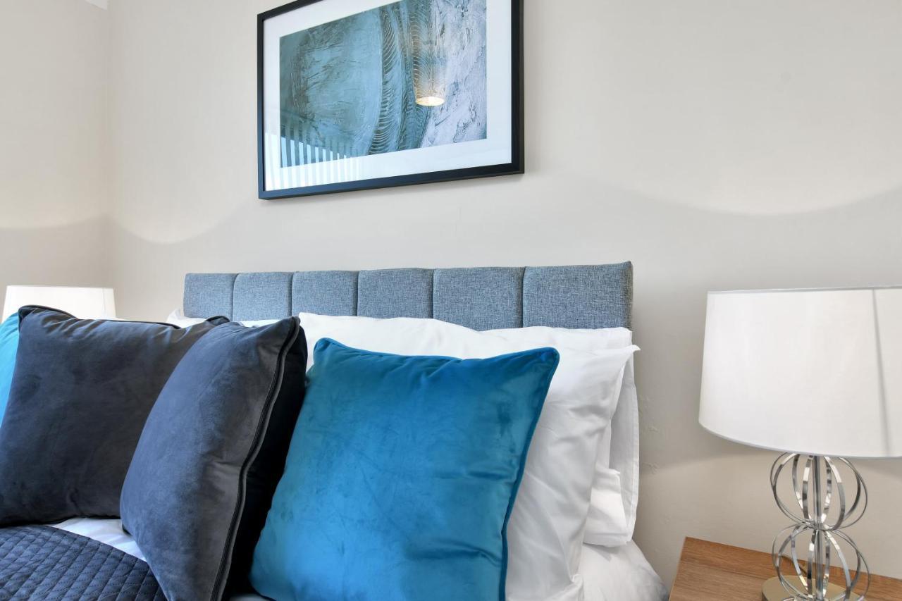 Xclusive Living Stay Near Airport & Nec, The Whitecroft Sheldon  Exterior photo