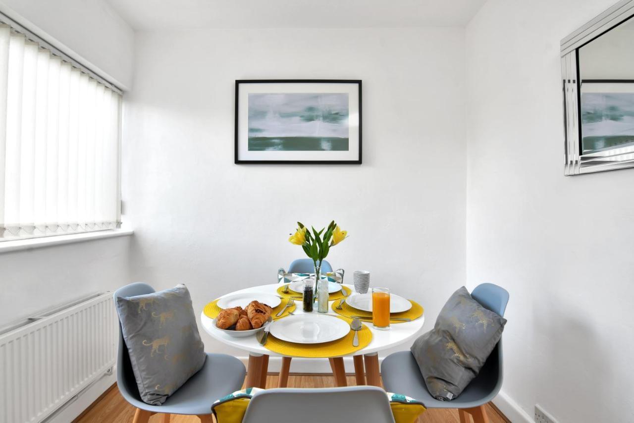 Xclusive Living Stay Near Airport & Nec, The Whitecroft Sheldon  Exterior photo