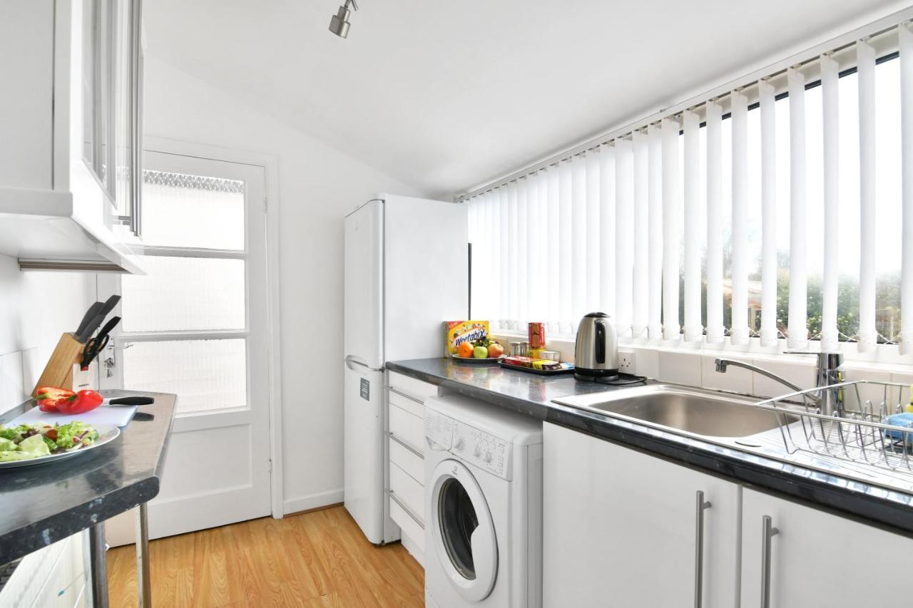 Xclusive Living Stay Near Airport & Nec, The Whitecroft Sheldon  Exterior photo
