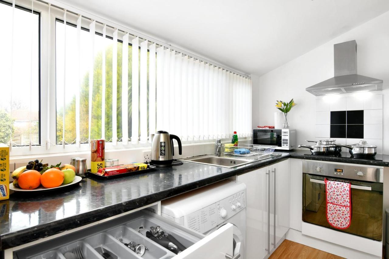 Xclusive Living Stay Near Airport & Nec, The Whitecroft Sheldon  Exterior photo