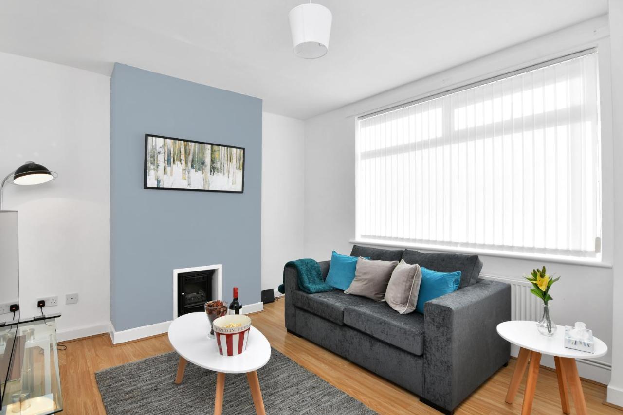 Xclusive Living Stay Near Airport & Nec, The Whitecroft Sheldon  Exterior photo